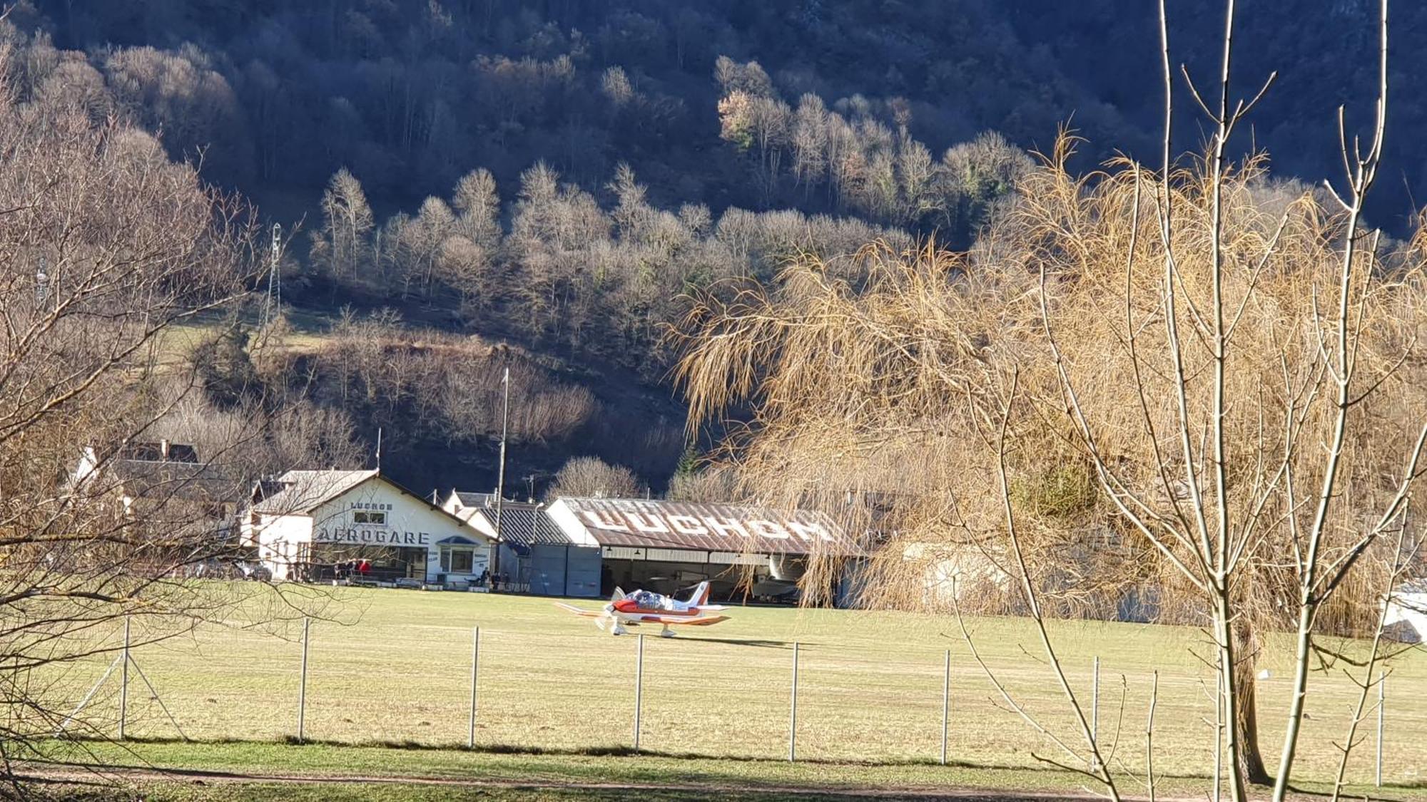Appartement T2 4 Personnes Wifi Et Climatisation Bagnères-de-Luchon Exteriör bild