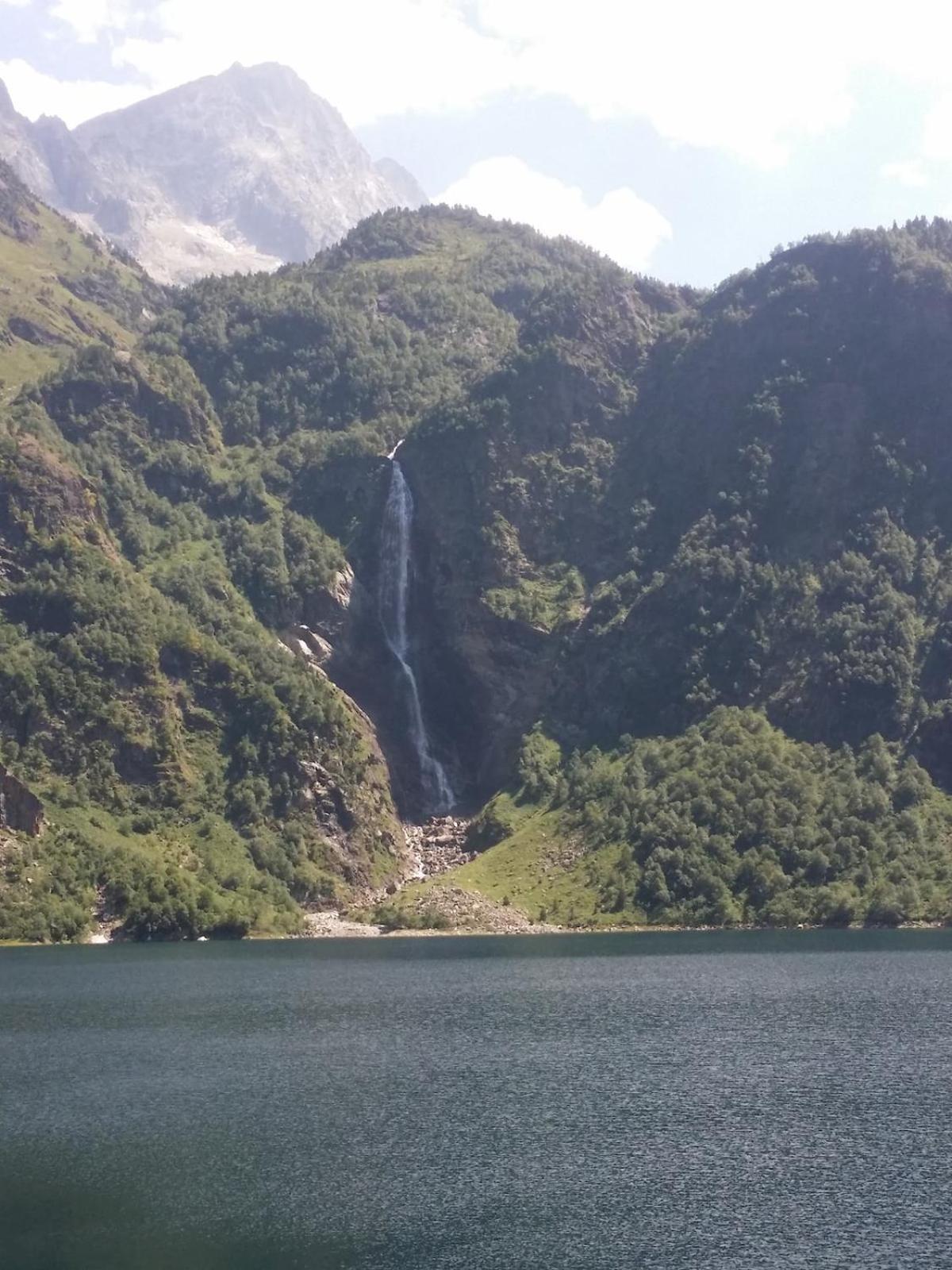 Appartement T2 4 Personnes Wifi Et Climatisation Bagnères-de-Luchon Exteriör bild